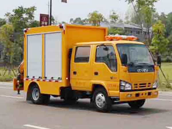 五十鈴帶吊救險(xiǎn)車(chē)