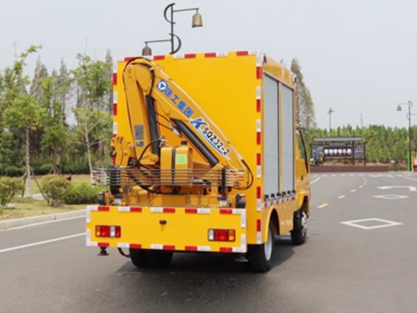 五十鈴帶吊救險(xiǎn)車(chē)