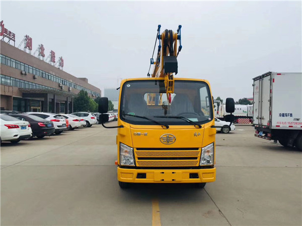 解放13.5米藍(lán)牌高空作業(yè)車(chē)