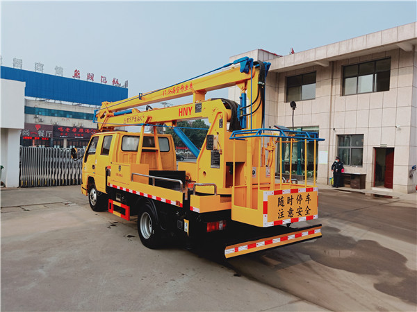 江鈴17.5米高空作業(yè)車